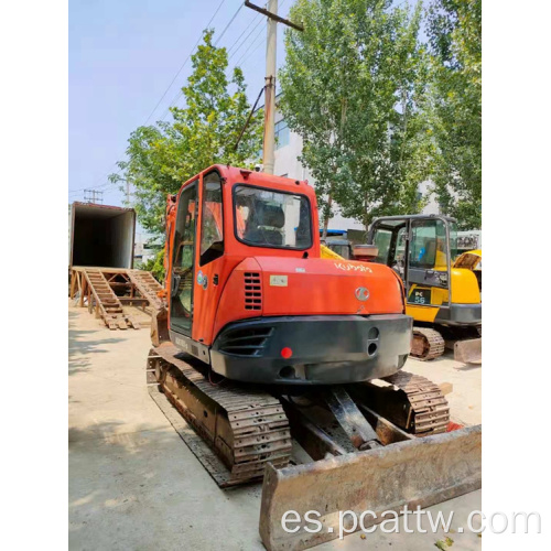 Kubota usó mini excavador